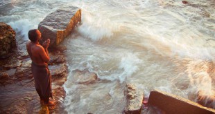 एक कण दे दो न मुझको - अंचल