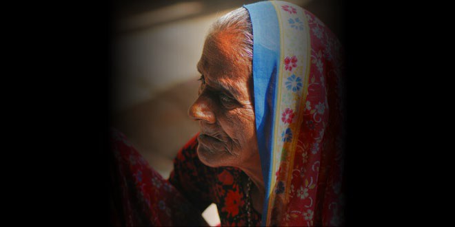 घर में नहीं दाने, अम्मा चली भुनाने-Hindi folktale on proverb No rash at home, went to her cash