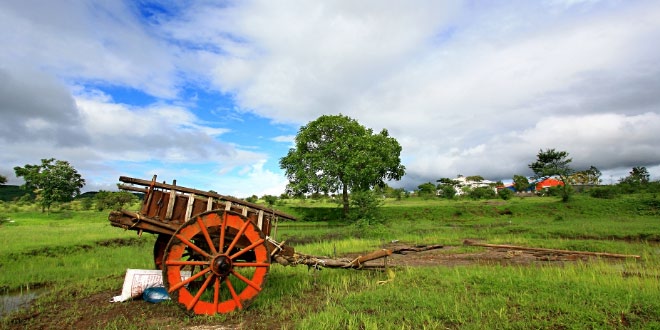 भीग रहा है गाँव - अखिलेश कुमार सिंह