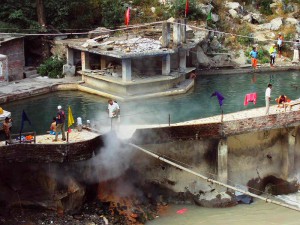 Hot-Springs-at-Manikaran-Sahib
