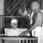 Mahatma Gandhi seen with an unwell Malaviya, a few weeks before his death (1946)