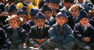 How many people are Sikhs in India?