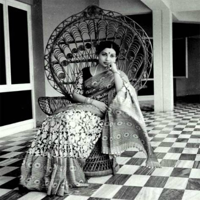 Jayalalitha-first-kannad-movie-was-Chinnada-Gombe