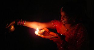 Hindi Poem about Karwa Chauth Festival करवा चौथ