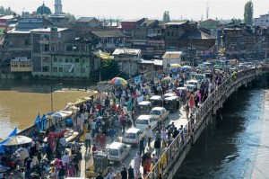 People busy in shopping ahead of the Eid-ul-Adha festival in Srinagar on September 23, 2015