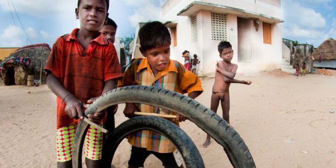 चक्कर पे चक्कर - सर्वेश्वर दयाल सक्सेना