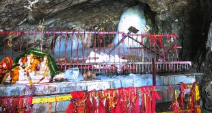 श्री अमरनाथ का हिमनिर्मित शिवलिंग