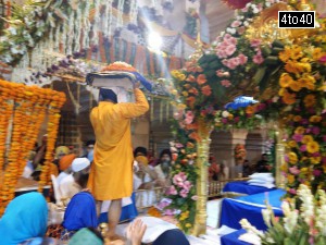 Bangla Sahib Gurdwara Guru Granth Sahib