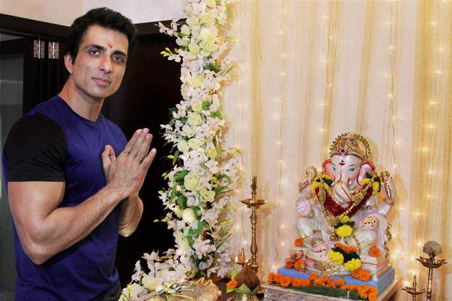 Bollywood actor Sonu Sood offers prayers to the elephant-headed Hindu god Lord Ganesh during the Ganesh festival in Mumbai on September 18, 2015