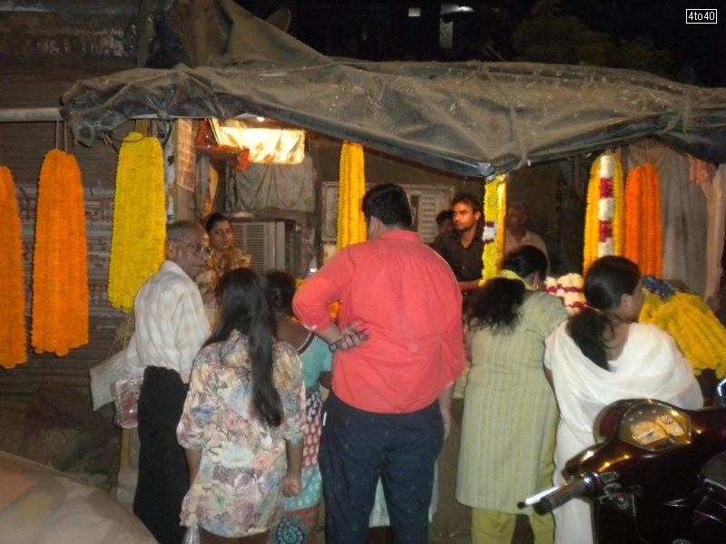 A flower shop in Razapur Gaon, Rohini, New Delhi