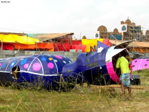 Assembling Ravana effigy