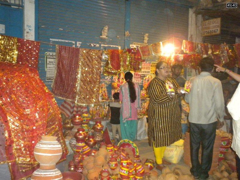 Devotees shopping for Navratri Festival items at Razapur Gaon, Rohini, New Delhi