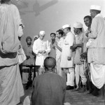 Pandit Jawaharlal Nehru in discussion with visitors