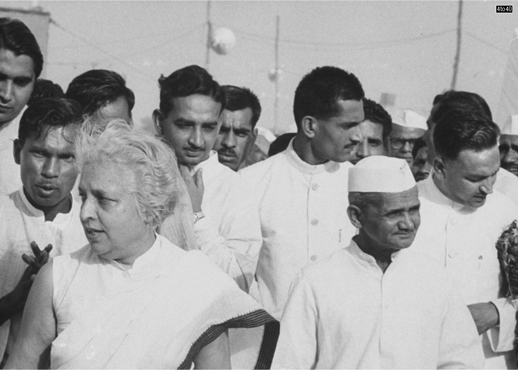 Prime Minister Lal Bahadur Shastri with MME Vijaya Lakshmi Pandit at foundation stone laying in village of Soraon