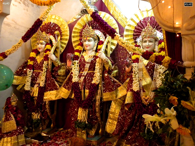 Ram Parivar statues at Ram Mandir, Sector 9, Rohini, New Delhi