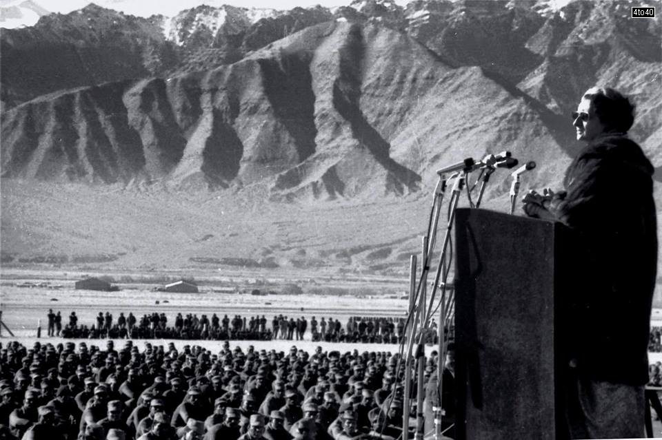 Smt Indira Gandhi addressing Indian Army Jawans