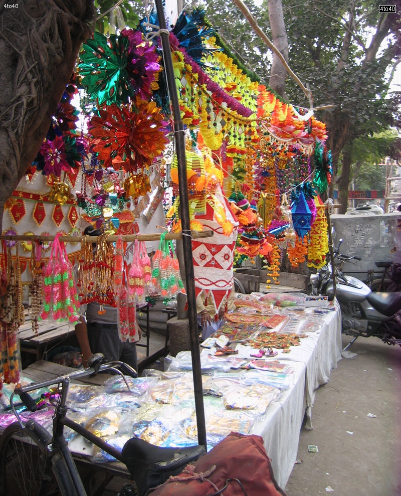 Garlands, Bandarwals & Home Decorations on Sale at Naharpur Grocery Market, Rohini, New Delhi