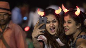 Mumbai revellers enjoy the December 31 night at Juhu chowpatty