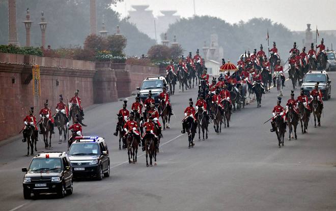 President Pranab Mukherjee arrives to attend the Beating Retreat ceremony at Vijay Chowk in New Delhi on January 29, 2016