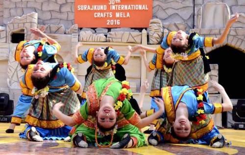 Artistes from Kyrgayzstan perform during 30th Surajkund Crafts Mela in Faridabad