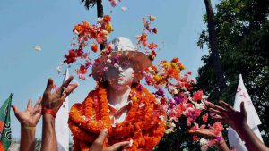 People pay floral tribute to freedom fighter Bhagat Singh on his 86th death anniversary at Bhagat Singh Uddyan in Kolkata