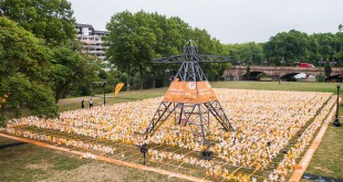 Largest display of toy windmills: energis GmbH sets world record