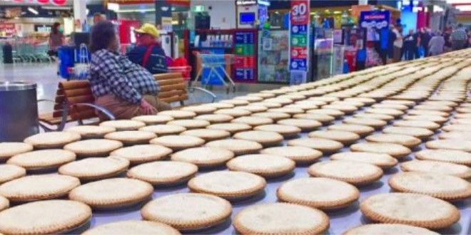 Longest line of pies: Adelaide bakery breaks record