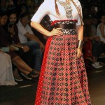 Bollywood actress Sunny Leion display the creation of fashion brand Doubtisout collection on the fourth day of the Lakme Fashion Week (LFW) summer/resort 2016 in Mumbai on April 2, 2016