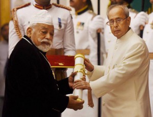 Chef Mohammed Imtiaz Qureshi receives the Padma Shri Award from President Pranab Mukherjee to during an investiture ceremony at Rashtrapati Bhawan in New Delhi on March 28, 2016