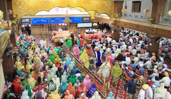 Devotees pay obeisance at Gurudwara Guru Teg Bahadur Nagar during Baisakhi celebrations in Jalandhar