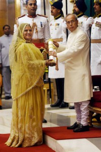 Gulabo Sapera, a folk artiste from Rajasthan, receives the Padma Shri Award from President Pranab Mukherjee during an investiture ceremony at Rashtrapati Bhawan in New Delhi on March 28, 2016