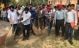SOI starts cleanliness drive at SCD Government College Ludhiana