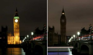 This combination picture shows the Houses of Parliament before (left) and after the lights were switched off for Earth Hour in London, Britain, on March 19, 2016