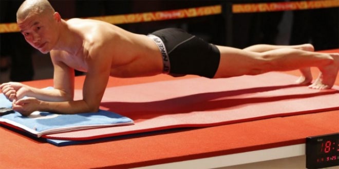 Guinness World Records: Longest abdominal plank