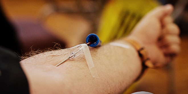 Motivational Hindi Poem on Blood Donation रक्तदान है महादान
