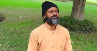 Pakistan Weird News: Meet Pakistan's Only Yoga Guru - Shamshad Haider