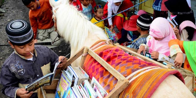 Indonesian Amazing Horse Library अनूठा पुस्तकालय