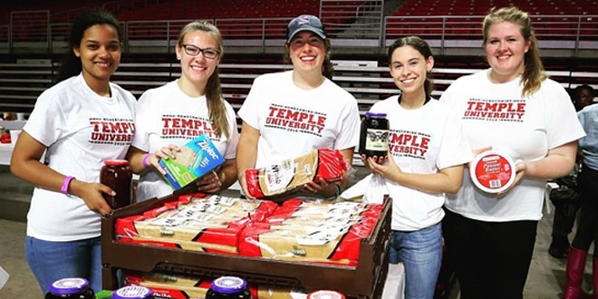 USA Guinness World Record: Most sandwiches made in 1 hour
