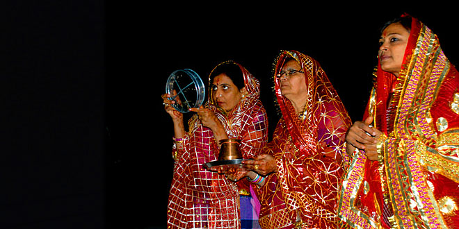Gujarat Women get set for Karva Chauth: Hindu Culture & Tradition