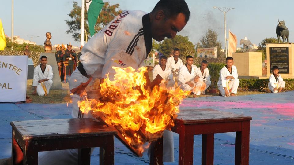 One of the highlights of the day’s celebrations at Yodhasthal, Bhopal was a Taekwondo display by army personnel and a musical bonanza by students of Army Public School.