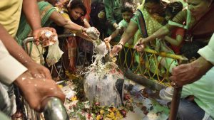 Some celebrate the day as the wedding anniversary of Lord Shiva and Goddess Parvati