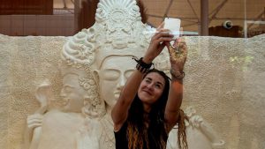 The Mumbai airport exhibited a giant Trimurti statue at terminal 1