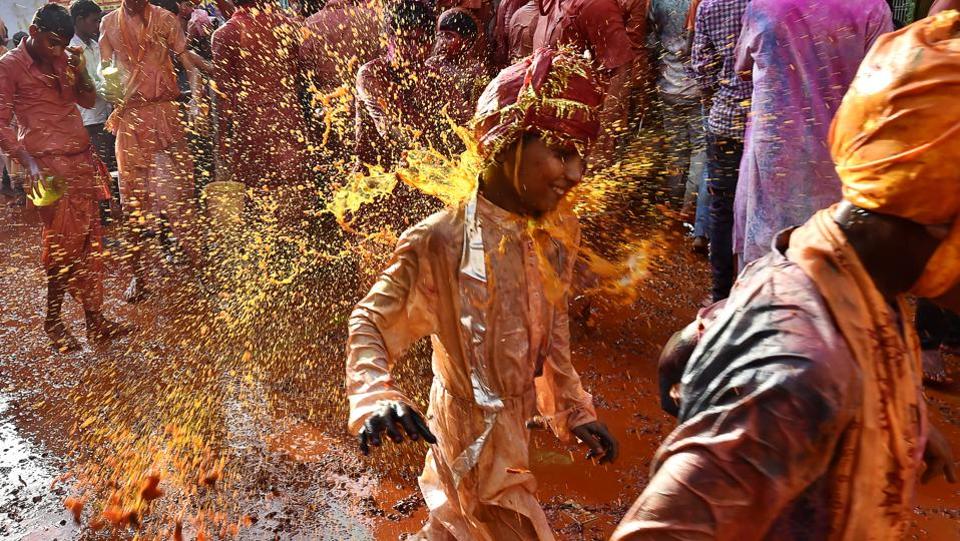 Men who are caught by the women of Barsana are made to wear female clothing and dance in public