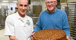 Largest Dundee Cake: UK set World Record