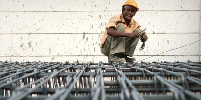 मजदूर दिवस पर हिंदी कविता - मैं एक मजदूर हूं