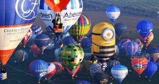 Most hot air balloons to cross the English Channel