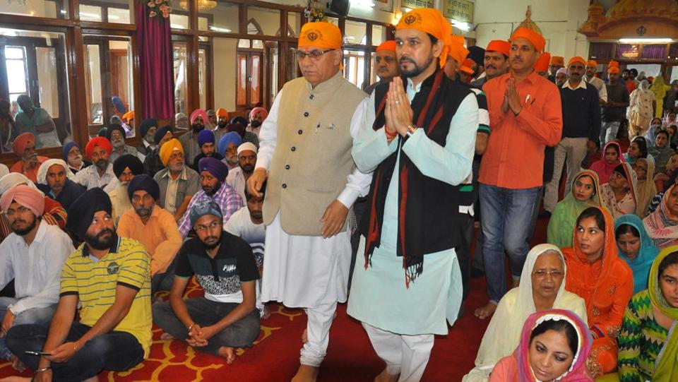 MP Anurag Thakur along with local MLA Suresh Bharadwaj pay obeisance on the occasion of martyrdom anniversary of Sikh Guru Arjun Dev Ji at gurudwara near the bus stand in Shimla