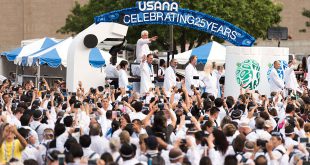 Largest gathering of people dressed as scientists