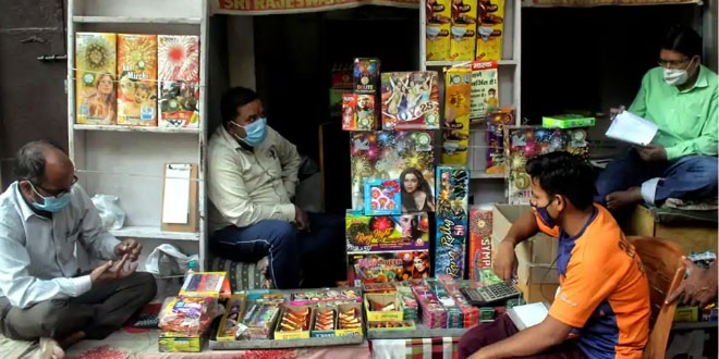 क्रिसमस और न्यू ईयर पर पटाखे चलाने की छूट