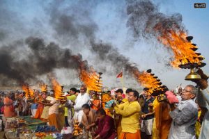 Ganga Dussehra, also known as Gangavataran, is a Hindu festival celebrating the avatarana (birth) of the Ganges. It is believed by Hindus that the holy river Ganges descended from heaven to earth on this day